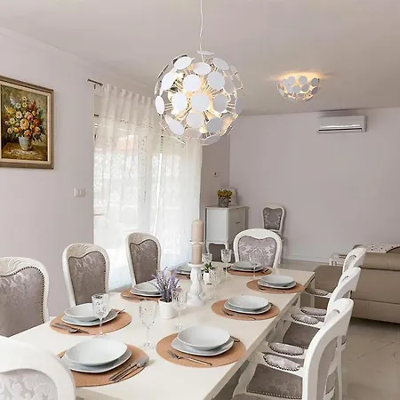 4 Bedroom Awesome In Crikvenica