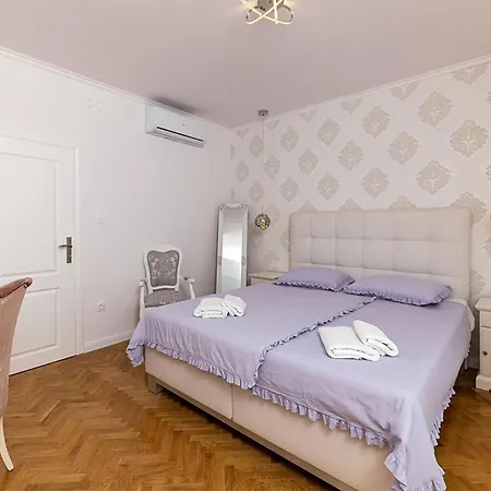 4 Bedroom Awesome In