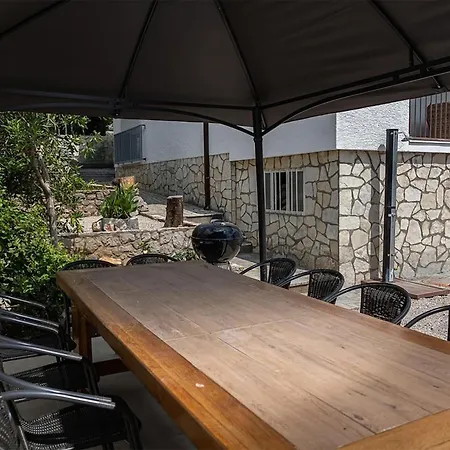 Holiday home 4 Bedroom Awesome In